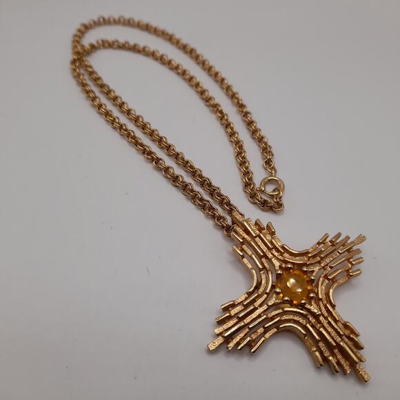 Vintage Sarah Coventry 1970s Yellow Rhinestone Cross Pendant Necklace - Picture 7 of 10